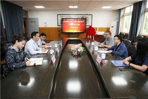 LUYI1875.jpg LUYI1875.jpg