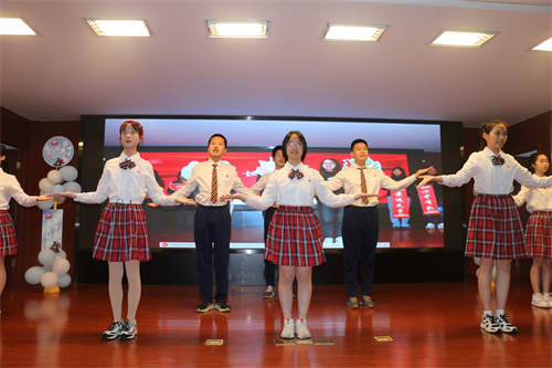 09手语操表演.JPG 09手语操表演.JPG