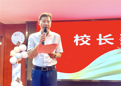 13张校长致辞.jpg 13张校长致辞.jpg